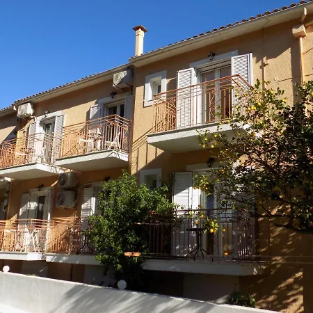 Afrodite Spacious Apartments! 2* Agia Efimia