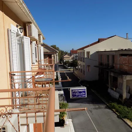 アパートホテル Afrodite Spacious Apartments!