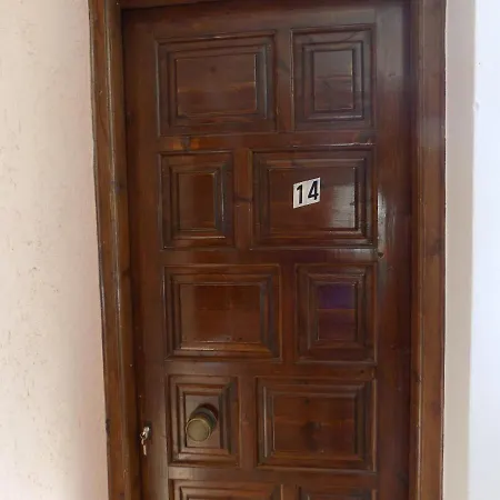 아파트호텔 Afrodite Spacious Apartments! Agia Efimia
