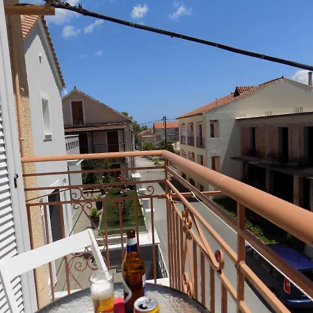 아파트호텔 Afrodite Spacious Apartments! Agia Efimia