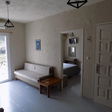 Afrodite Spacious Apartments! アパートホテル 3*