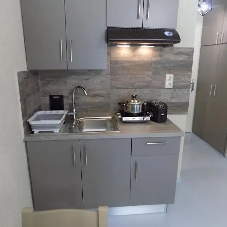 Afrodite Spacious Apartments! アパートホテル 3*