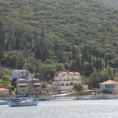 아파트호텔 Afrodite Spacious Apartments! Agia Efimia