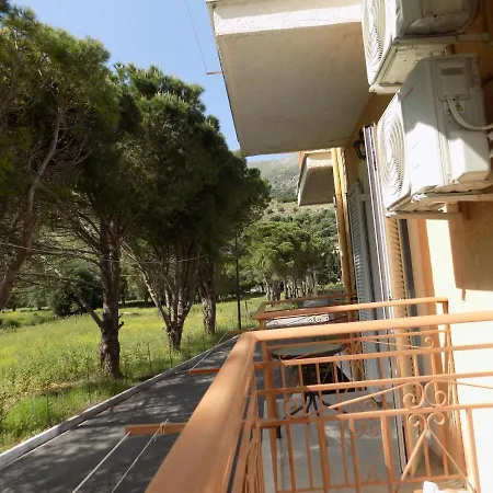 Afrodite Spacious Apartments! 아파트호텔 2*