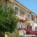Afrodite Spacious Apartments! Aparthotel