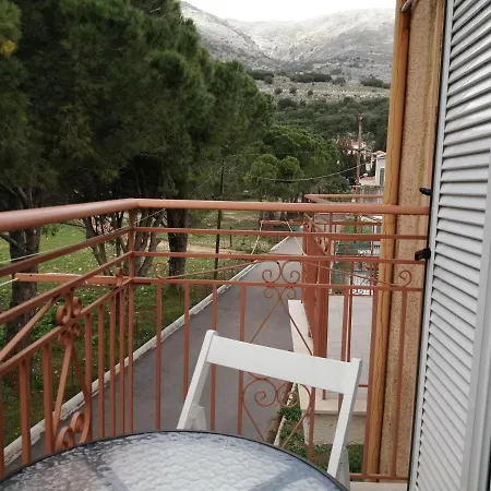 Ξενοδοχείο με διαμερίσματα Afrodite Spacious Apartments! 3*