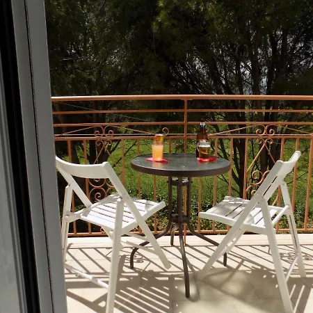 Afrodite Spacious Apartments! Ξενοδοχείο με διαμερίσματα 3*