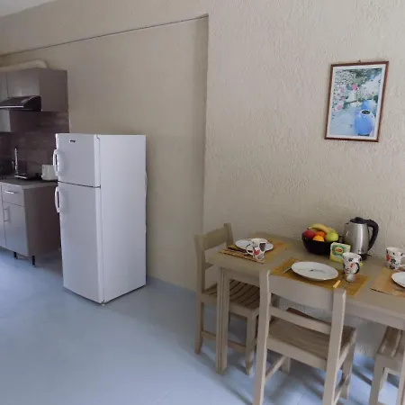 Afrodite Spacious Apartments! Hotel apartamentowy 3*