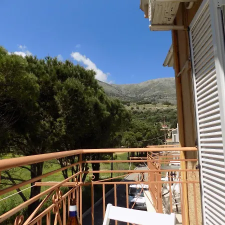 Lägenhetshotell Afrodite Spacious Apartments! 2*