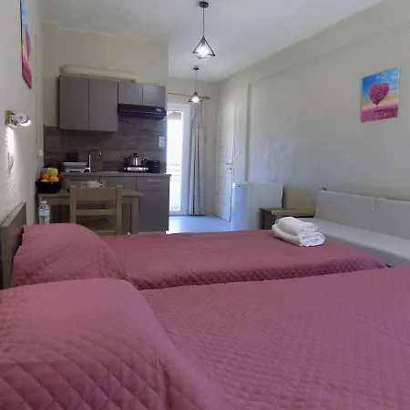 Ξενοδοχείο με διαμερίσματα Afrodite Spacious Apartments! 3*