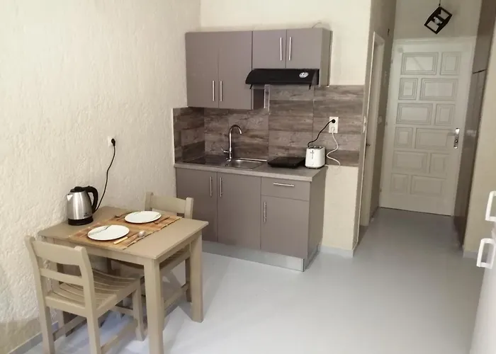 Aparthotel Afrodite Spacious Apartments! 3*