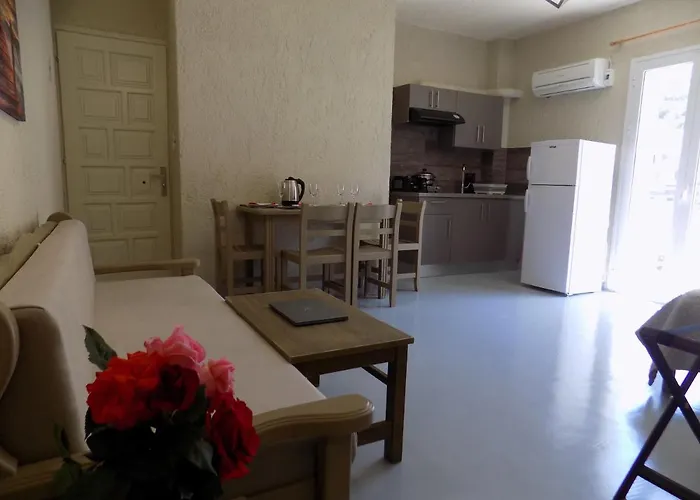 Afrodite Spacious Apartments! 3*