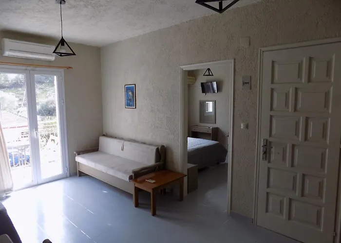 Afrodite Spacious Apartments! Aparthotel 3*