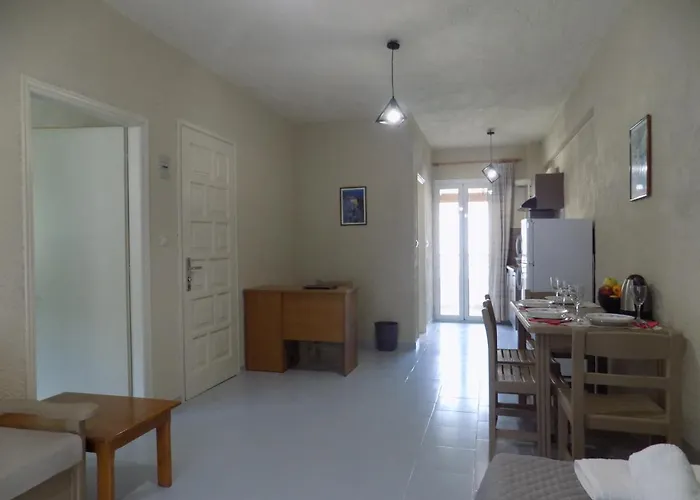 Afrodite Spacious Apartments! Aparthotel